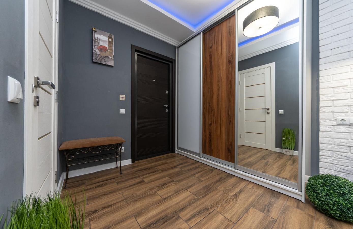 Lux Apartment Near Arena City Kiev Exterior foto